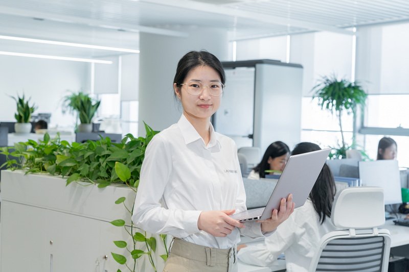 LANDU Marketing Personnel